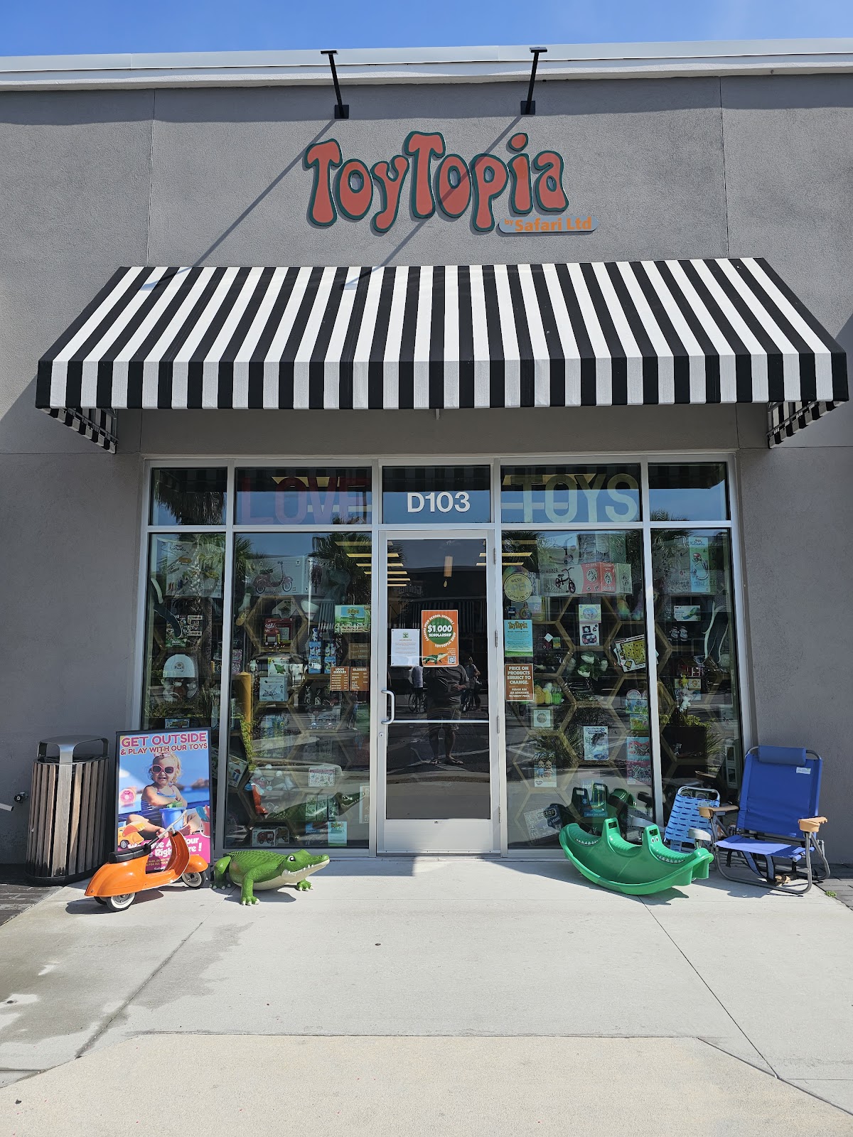 ToyTopia by Safari Ltd