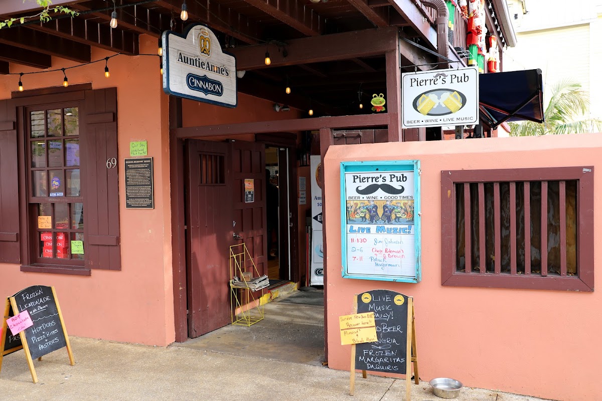 Pierre's Pub